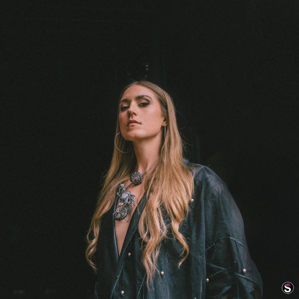 Gemma Griffiths – Holy ft. Peruzzi